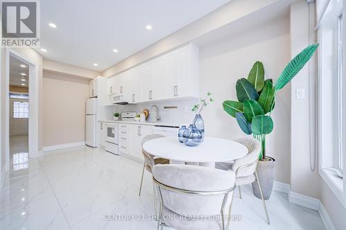 17 Venture Avenue, Richmond Hill, ON - Indoor Photo Showing Dining Room