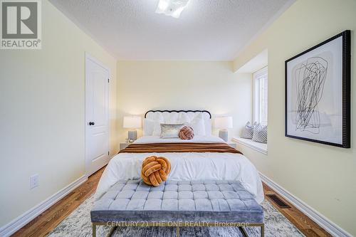 17 Venture Avenue, Richmond Hill, ON - Indoor Photo Showing Bedroom