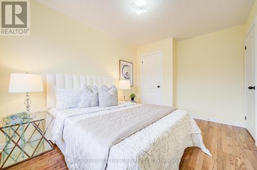 17 Venture Avenue, Richmond Hill, ON - Indoor Photo Showing Bedroom