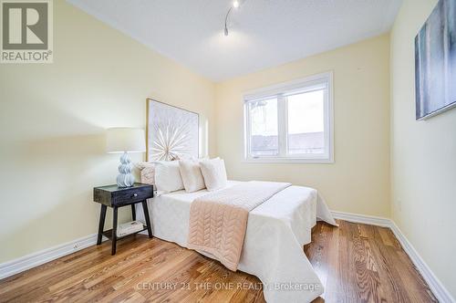 17 Venture Avenue, Richmond Hill, ON - Indoor Photo Showing Bedroom