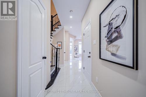 17 Venture Avenue, Richmond Hill, ON - Indoor Photo Showing Other Room