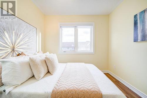 17 Venture Avenue, Richmond Hill, ON - Indoor Photo Showing Bedroom