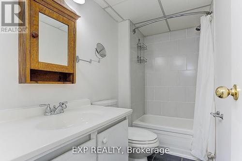 127 Lake Drive N, Georgina, ON - Indoor Photo Showing Bathroom