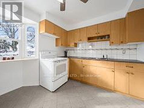 14 Tindale Road, Brampton, ON - Indoor Photo Showing Kitchen