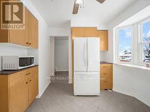 14 Tindale Road, Brampton, ON - Indoor Photo Showing Kitchen