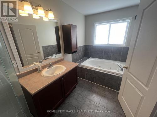 Upper - 32 Earlsbridge Boulevard, Brampton, ON - Indoor Photo Showing Bathroom