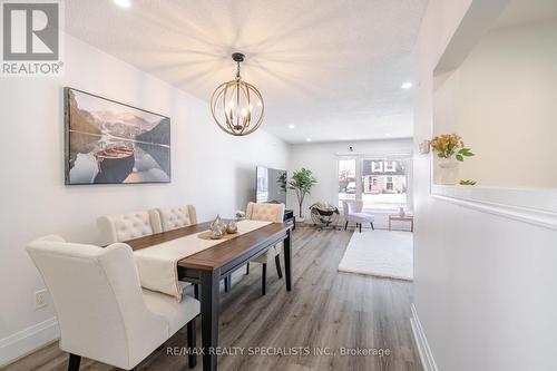 2289 Melissa Crescent, Burlington, ON - Indoor Photo Showing Dining Room