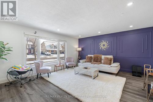 2289 Melissa Crescent, Burlington, ON - Indoor Photo Showing Living Room