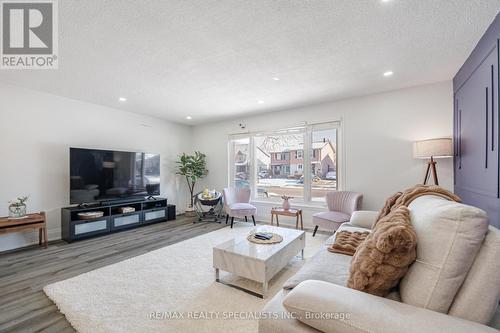 2289 Melissa Crescent, Burlington, ON - Indoor Photo Showing Living Room