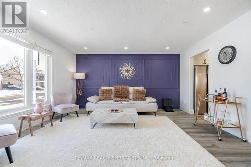 2289 Melissa Crescent, Burlington, ON - Indoor Photo Showing Living Room