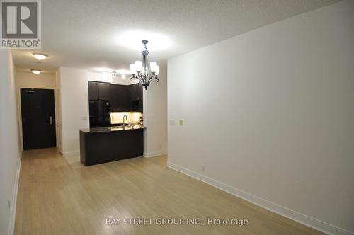 2001 - 90 Absolute Avenue, Mississauga, ON - Indoor Photo Showing Other Room