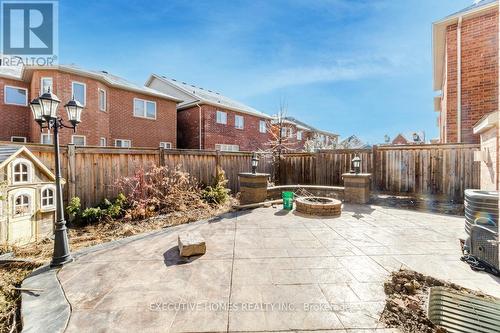 384 Michener Place S, Milton, ON - Outdoor