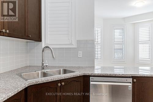 384 Michener Place S, Milton, ON - Indoor Photo Showing Kitchen With Double Sink With Upgraded Kitchen