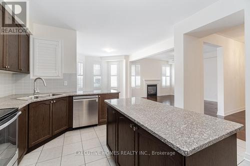 384 Michener Place S, Milton, ON - Indoor Photo Showing Kitchen With Double Sink With Upgraded Kitchen