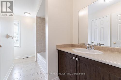 384 Michener Place S, Milton, ON - Indoor Photo Showing Bathroom