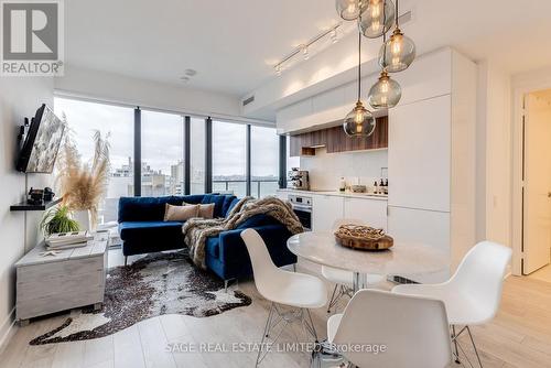 1106 - 185 Roehampton Avenue, Toronto, ON - Indoor Photo Showing Dining Room