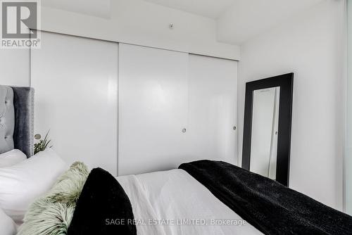 1106 - 185 Roehampton Avenue, Toronto, ON - Indoor Photo Showing Bedroom