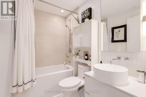 1106 - 185 Roehampton Avenue, Toronto, ON - Indoor Photo Showing Bathroom