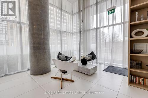 1106 - 185 Roehampton Avenue, Toronto, ON - Indoor