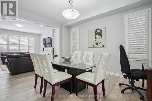 688 Kennedy Circle W, Milton (1026 - Cb Cobban), ON - Indoor Photo Showing Dining Room