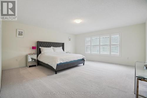 688 Kennedy Circle W, Milton (1026 - Cb Cobban), ON - Indoor Photo Showing Bedroom