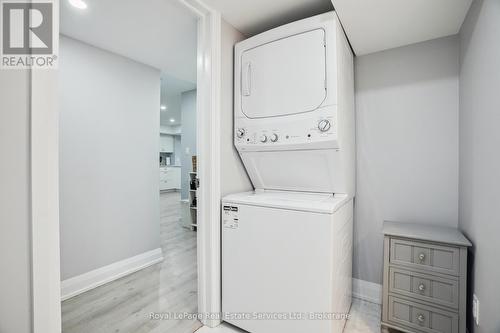 688 Kennedy Circle W, Milton (1026 - Cb Cobban), ON - Indoor Photo Showing Laundry Room