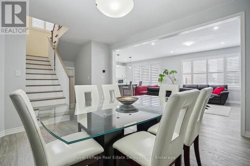 688 Kennedy Circle W, Milton (1026 - Cb Cobban), ON - Indoor Photo Showing Dining Room