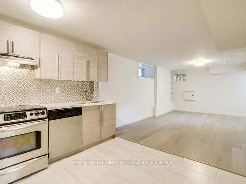 Lower-12 Arlington Ave, Toronto, ON - Indoor Photo Showing Kitchen