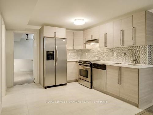 Lower-12 Arlington Ave, Toronto, ON - Indoor Photo Showing Kitchen