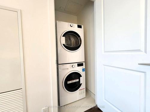 2705-50 Upper Mall Way, Vaughan, ON - Indoor Photo Showing Laundry Room