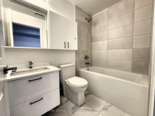 2705-50 Upper Mall Way, Vaughan, ON - Indoor Photo Showing Bathroom