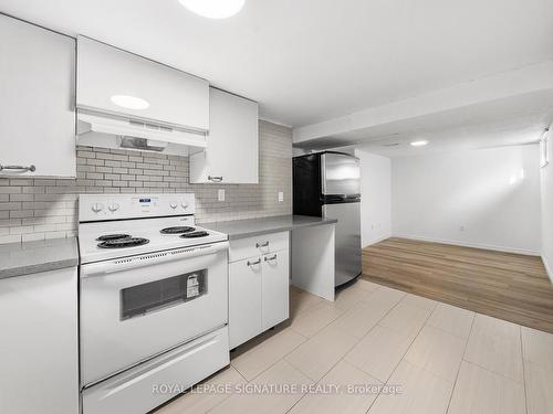 Bsmt-12 Chiswick Ave, Toronto, ON - Indoor Photo Showing Kitchen