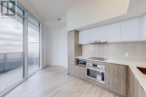 55 Cooper Street, Toronto, ON - Indoor Photo Showing Kitchen