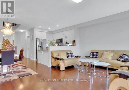 217 Hawkmere Way, Ottawa, ON - Indoor Photo Showing Living Room