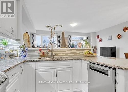 217 Hawkmere Way, Ottawa, ON - Indoor Photo Showing Kitchen