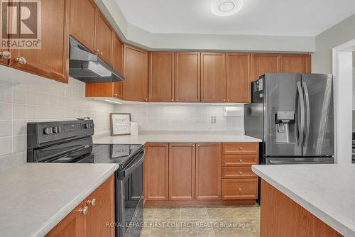 21 Bird Street, Barrie, ON - Indoor Photo Showing Kitchen