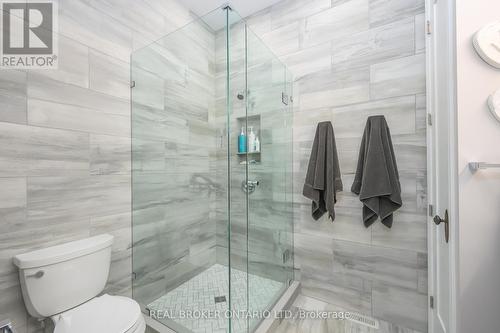 934 Wellington Street, London, ON - Indoor Photo Showing Bathroom