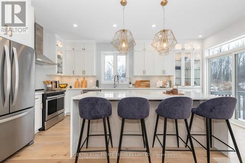 6368 Renaud Road, Ottawa, ON - Indoor Photo Showing Kitchen With Upgraded Kitchen