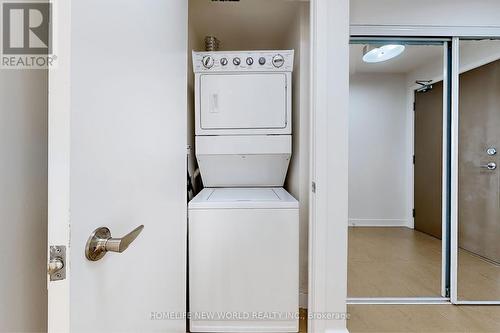 3104 - 4065 Brickstone Mews, Mississauga, ON - Indoor Photo Showing Laundry Room