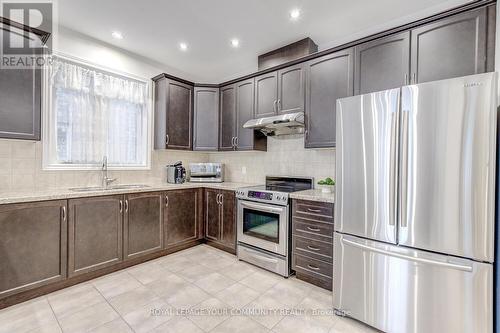 62 Edison Place, Vaughan, ON - Indoor Photo Showing Kitchen With Stainless Steel Kitchen With Upgraded Kitchen