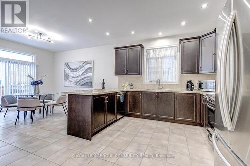 62 Edison Place, Vaughan, ON - Indoor Photo Showing Kitchen With Upgraded Kitchen