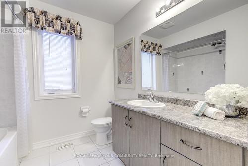 62 Edison Place, Vaughan, ON - Indoor Photo Showing Bathroom