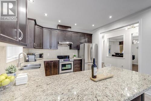 62 Edison Place, Vaughan, ON - Indoor Photo Showing Kitchen With Stainless Steel Kitchen With Double Sink With Upgraded Kitchen