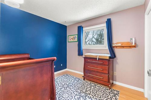 25 Queen Street, Springstein, MB - Indoor