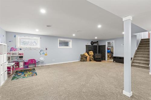 25 Queen Street, Springstein, MB - Indoor Photo Showing Basement