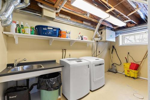 25 Queen Street, Springstein, MB - Indoor Photo Showing Laundry Room