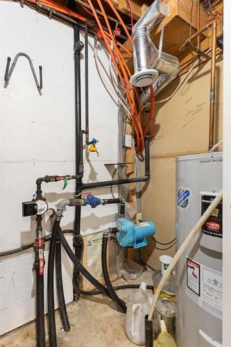 25 Queen Street, Springstein, MB - Indoor Photo Showing Basement