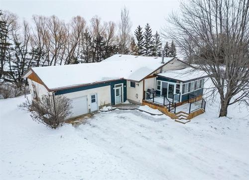 25 Queen Street, Springstein, MB - Outdoor