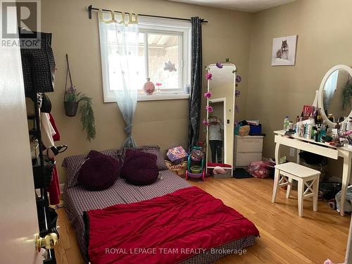 480 Vernon Avenue, Ottawa, ON - Indoor Photo Showing Bedroom