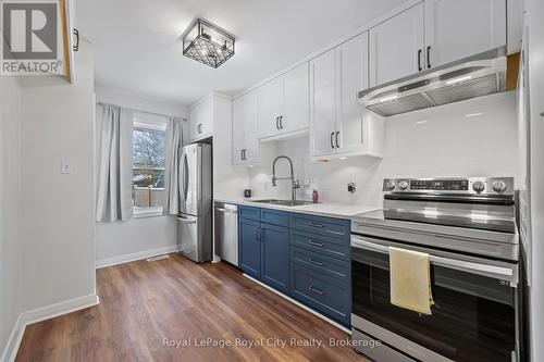 45 Brighton Street, Guelph (Waverley), ON - Indoor Photo Showing Kitchen With Stainless Steel Kitchen With Upgraded Kitchen